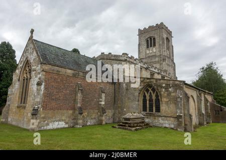 St Martin's Church neben Burton Agnes Manor House, a Grand Manor House, Burton Agnes, East Riding of Yorkshire, Großbritannien. Stockfoto