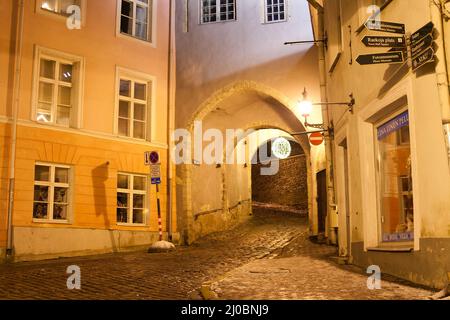 Nachtansicht von Tallinn an Silvester, Estland Stockfoto