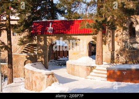 Spielplatzstruktur in Form einer alten Festung - Andersengrad, Sosnovy Bor, Leningrader Oblast, Russland Stockfoto