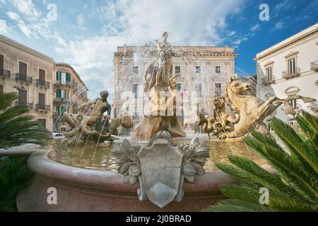 Diana Brunnen im Zentrum von Siracusa - piazza Archimede Syracusy Stockfoto