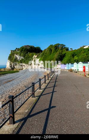 England, Kent, St.Margarets Bay, Beach und Beach Huts Stockfoto