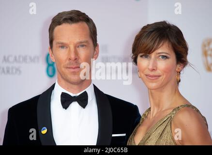 13.. März 2022, London, Großbritannien. Benedict Cumberbatch und Sophie Hunter bei der Verleihung der EE British Academy Film Awards in der Royal Albert Hall, London. Cr Stockfoto