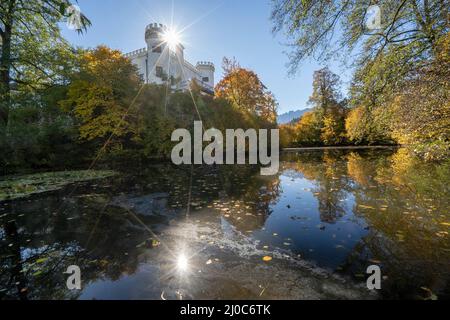 Sonne - Schloss Marzoll im herrlichen Herbst, Bad Reichenhall, Berchtesgadener Land, Bayern Stockfoto