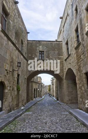 Blick auf die Straße der Ritter, Rhodos Altstadt, Griechenland Stockfoto