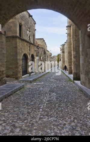 Blick auf die Straße der Ritter, Rhodos Altstadt, Griechenland Stockfoto