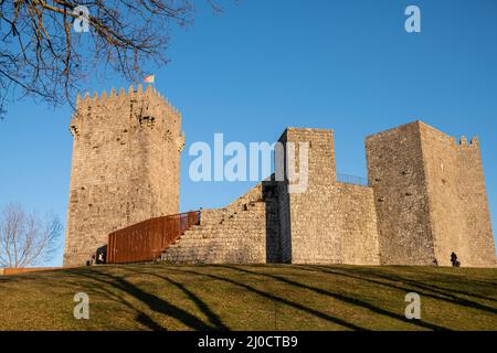 Gotische Militärarchitektur, mittelalterliche Burg von Montalegre, Portugal Stockfoto