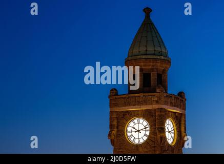 Freie und Hansestadt Hamburg - St. Pauli Piers. Stockfoto