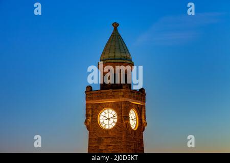 Freie und Hansestadt Hamburg - St. Pauli Piers. Stockfoto