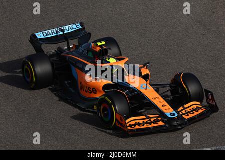 Sakhir, Bahrain. 18. März 2022. Lando Norris (GBR) McLaren MCL36. 18.03.2022. Kredit: XPB Images Ltd/Alamy Live News Stockfoto