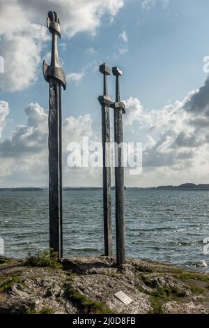 Stavanger - Norwegen - Schwerter im Felsen. Stockfoto