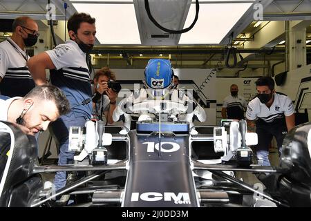 Sakhir, Bahrain. 18. März 2022. Sakhir, Bahrain. 18. März 2022. 18.. März 2022, Bahrain International Circuit, Sakhir, Formel 1 in Bahrain 2022, im Bild Pierre Gasly (FRA), Scuderia AlphaTauri Credit: dpa/Alamy Live News Credit: dpa picture Alliance/Alamy Live News Stockfoto