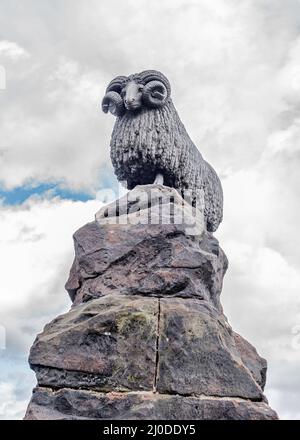 Der Moffat RAM, ein sofort erkennbares Symbol der Stadt Moffat im südlichen Hochland Schottlands. Stockfoto