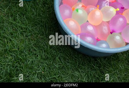 Bunte Wasserballons. Wasserballons Party. Speicherplatz kopieren Stockfoto