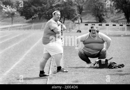 Jogger-Nauts: John Robinson Sportautor mit Colin Taylor beim Joggen im Battersea Park. 1979 78.-2550-025. Mai Stockfoto