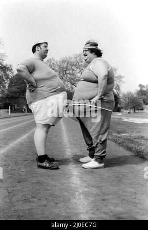 Jogger-Nauts: John Robinson Sportautor mit Colin Taylor beim Joggen im Battersea Park. 1979 78.-2550-001. Mai Stockfoto