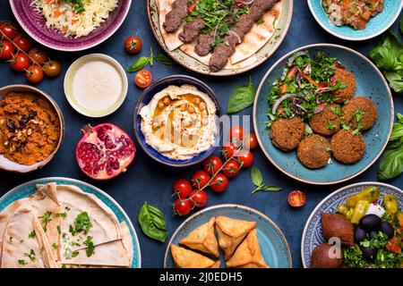 Arabische Gerichte und Meze Stockfoto