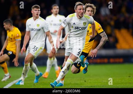 Wolverhampton, Großbritannien. 18. März 2022. 18.. März 2022; Molineux Stadium, Wolverhampton, West Midlands, England; Premier League Football; Wolverhampton Wanderers versus Leeds United; Luke Ayling von Leeds United Credit: Action Plus Sports Images/Alamy Live News Stockfoto