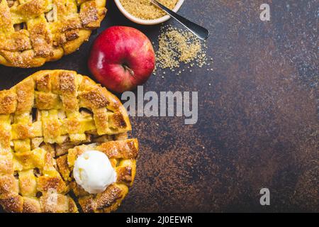 Hausgemachter Apfelkuchen Stockfoto