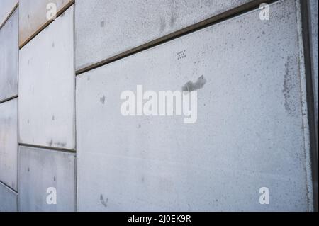 Detail einer Betonfertigteilwand für Brücken- und Autobahnbau Stockfoto