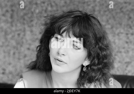 Kate Bush, Sängerin, Songwriterin und Musikerin, im Bild in London, England. Aufgenommen am 27.. September 1979 von 1979, hatte Kate Bush die Alben 'The Kick Inside' mit den Hit-Singles 'Wuthering Heights' und 'The man With The Child in His Eyes' und 'Lionhart' mit den Hits-Singles 'Hammer Horror' und 'Wow' veröffentlicht. Stockfoto