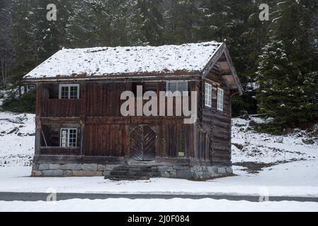 Das Vest-Telemark Museum zeigt alte Bauernhäuser aus Telemark in Norwegen. Stockfoto