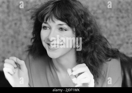 Kate Bush, Sängerin, Songwriterin und Musikerin, im Bild in London, England. Aufgenommen am 27.. September 1979 von 1979, hatte Kate Bush die Alben 'The Kick Inside' mit den Hit-Singles 'Wuthering Heights' und 'The man With The Child in His Eyes' und 'Lionhart' mit den Hits-Singles 'Hammer Horror' und 'Wow' veröffentlicht. Stockfoto