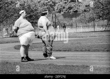 Jogger-Nauts: John Robinson Sportautor mit Colin Taylor beim Joggen im Battersea Park. 1979 78.-2550-009. Mai Stockfoto