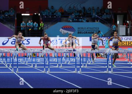 Belgrad, Serbien. 18. März 2022. Die Athleten treten während der 60 Meter Hürden des Pentathlons bei den Leichtathletik-Hallenweltmeisterschaften Belgrad 2022 in der stark Arena, Belgrad, Serbien, 18. März 2022 an. Quelle: Zheng Huansong/Xinhua/Alamy Live News Stockfoto