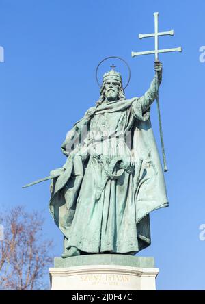 Budapest, UNGARN - 15. FEBRUAR 2015 - Statue des heiligen Istvan auf dem Heldenplatz, Budapest Stockfoto