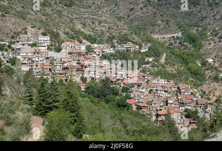 Bergdorf Askas im Troodos-Gebirge, Zypern Stockfoto