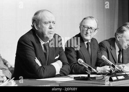 Außenminister Lord Carrington auf einer Konferenz zu Rhodesien mit Christopher Soames, dem Gouverneur von Süd-Rhodesien. 7.. Dezember 1979. Stockfoto