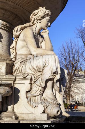 Die Skulptur des Donaubrunnens in Budapest. Die weibliche Figur symbolisiert den Fluss Drau Stockfoto