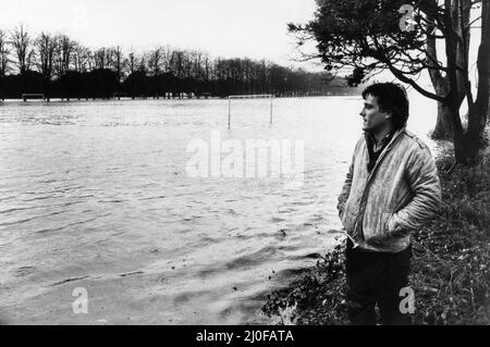 Cardiff Hochwasser 1979, unser Bild zeigt ... ein Meer aus Wasser auf den überfluteten Spielfeldern in Pontcanna, Cardiff, Donnerstag, 27.. Dezember 1979. Stockfoto