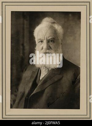 Vintage-Fotografie des amerikanischen Erfinders des Telefons Alexander Graham Bell um 1900 Stockfoto