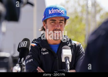 Sakhir, Bahrain. 18. März 2022. Bahrain International Circuit, Sakhir, Bahrain am 18. März 2022 Fernando Alonso 14 (SPA), Alpine A522 während der FORMEL 1 GULF AIR BAHRAIN GP 2022, Eleanor Hoad Credit: Every Second Media/Alamy Live News Stockfoto