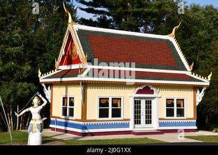 Lao Buddha Ariyamedtaram Tempel in Morris, Connecticut Stockfoto