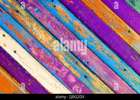 Texturierter Hintergrund aus altem Holz aus bunten Scheunen mit Platz für Text Stockfoto