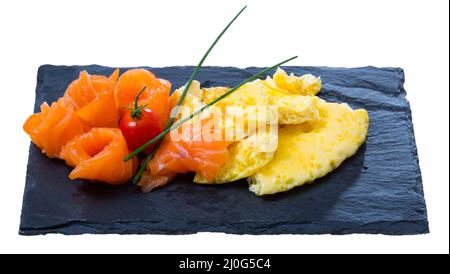 Omelette mit geräuchertem Lachs Stockfoto