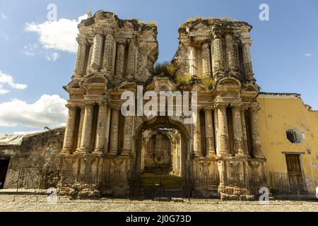 Ruinierte Kirche in Antigua Guatemala Stockfoto