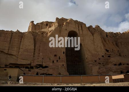 Bamiyan. 18. März 2022. Das am 18. März 2022 aufgenommene Foto zeigt den Ort der Bamiyan Buddha Statue in der Provinz Bamiyan, Zentralafghanistan. Quelle: Saifurahman Safi/Xinhua/Alamy Live News Stockfoto