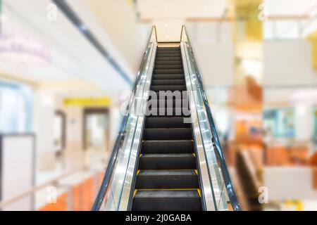 Rolltreppe im Business Center Stockfoto