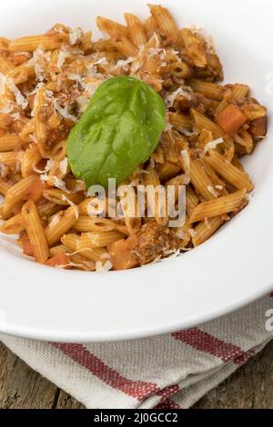 Rigatoni Pasta mit Tomatensauce Stockfoto