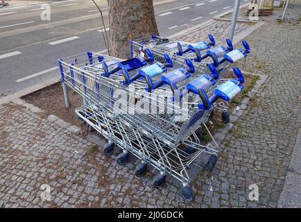 Einkaufswagen von Aldi Nord, Berlin Stockfoto
