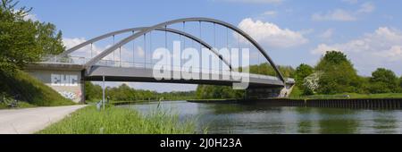 Brücke über den Datteln-Hamm-Kanal, Luenen, Ruhrgebiet, Nordrhein-Westfalen, Deutschland, Europa Stockfoto