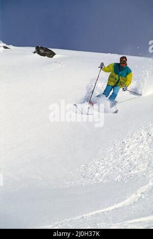 Australien. Junger Mann beim Skifahren. Stockfoto