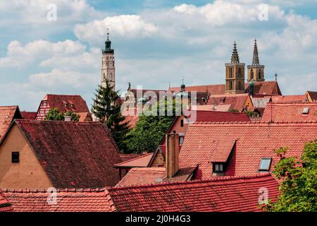 Blick über die Dächer von Rothenburg ob der Tauber in Deutschland. Stockfoto