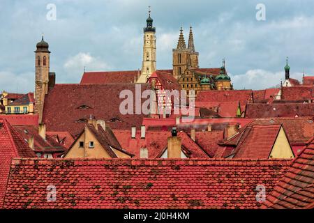 Blick über die Dächer von Rothenburg ob der Tauber in Deutschland. Stockfoto