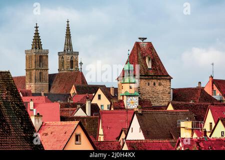 Blick über die Dächer von Rothenburg ob der Tauber in Deutschland. Stockfoto