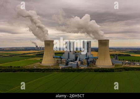 Panoramablick auf Kohlekraftwerke in Nordrhein-Westfalen Stockfoto