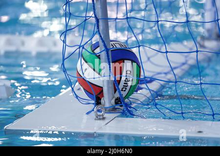 Rom, Italien. 18. Mär, 2022. Game Ball während CSS Verona vs Bogliasco 1951, Italienische Frauen Coppa Italia Wasserball Spiel in Rom, Italien, März 18 2022 Quelle: Independent Photo Agency/Alamy Live News Stockfoto